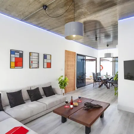 ヴィラ Jj By ティアス